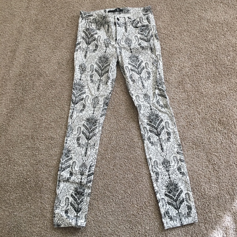 ⭕️SOLD⭕️ Joe’s Jeans “High Water” Paisley